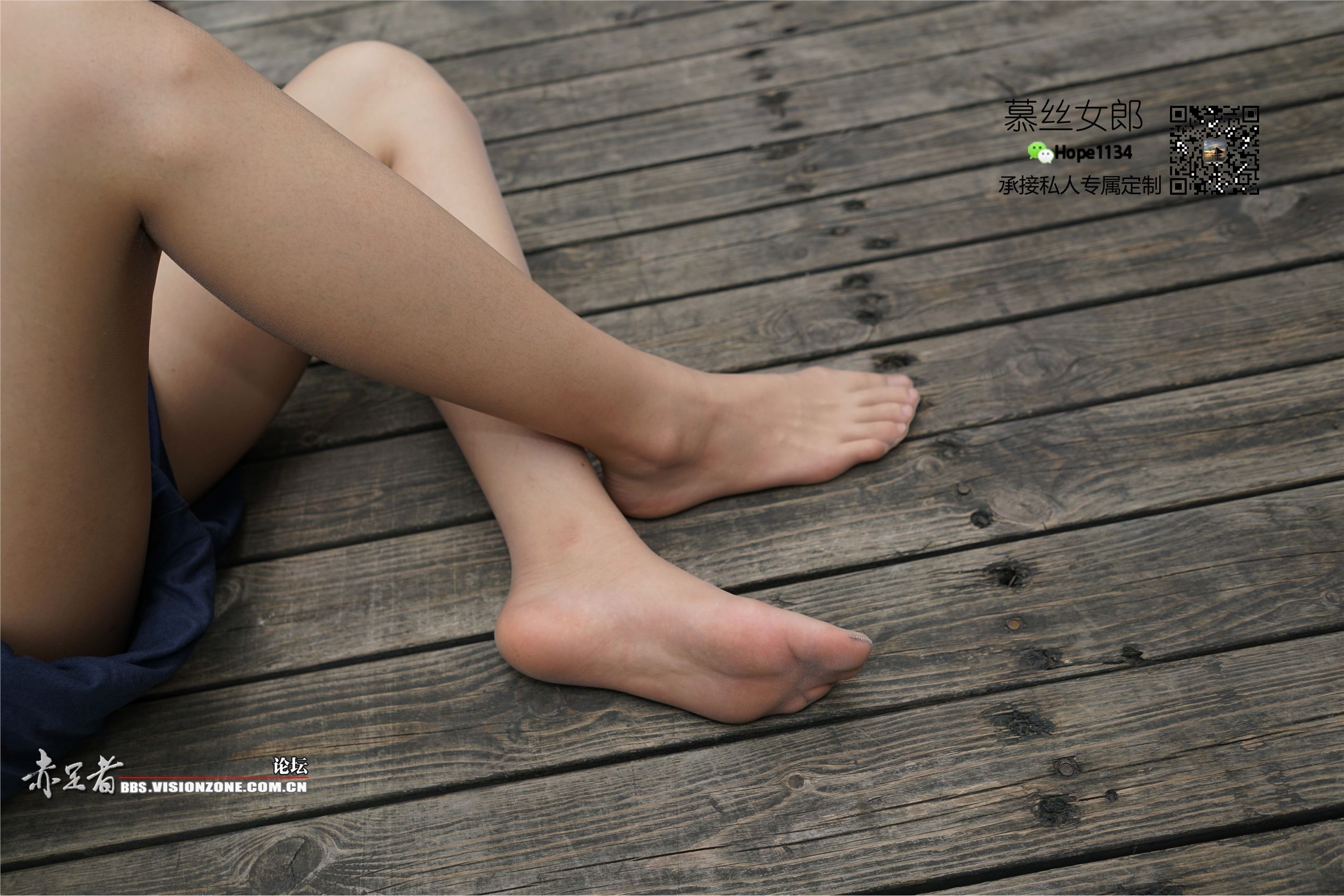 MussGirl慕丝女郎  NO.067 女神的超薄丝腿秀，性感不是不在于“脱”